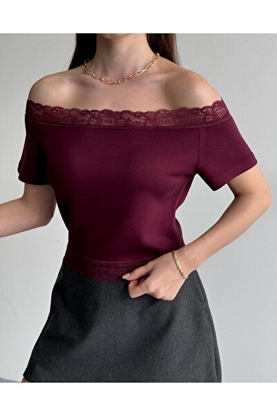 LUNES Κοντή μπλούζα με δαντέλα και λεπτομέρειες