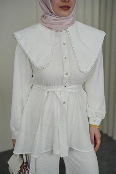 Neşeli Butik Γυναικείο λευκό κοστούμι χαλαρής εφαρμογής με λεπτομέρεια γιακά ...