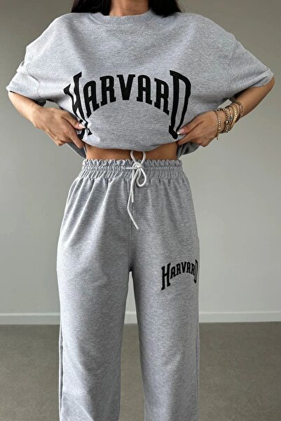 CLAYES Μπλουζάκι Harvard, Φούτερ παντελόνι τζόγκερ - Γκρι με στάμπα, Σετ φόρμ...