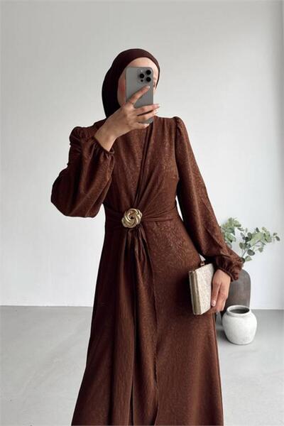 Neşeli Butik Γυναικείο καφέ χρυσό φόρεμα με αγκράφα και λεπτομέρεια από ζακάρ...