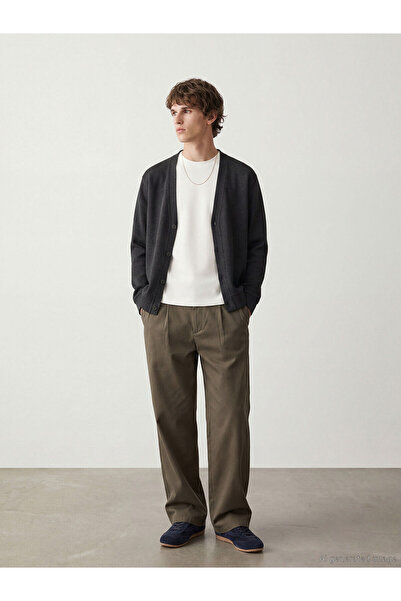 LC Waikiki Nevavm Comfortable Fit Men's Pleated Trousers with a Difference