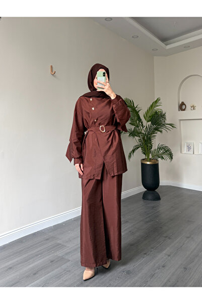 Esre Store 40718 - Σετ δύο τεμαχίων με λεπτομέρεια βολάν, καφέ χρώμα