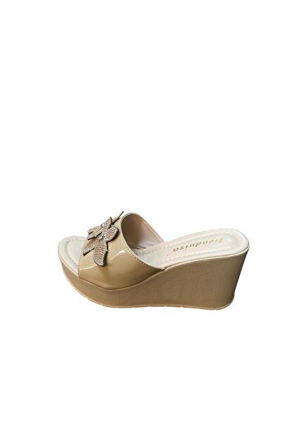 trendnisa Γυναικείες παντόφλες πλατφόρμας με τακούνι από λουστρίνι και πέτρα