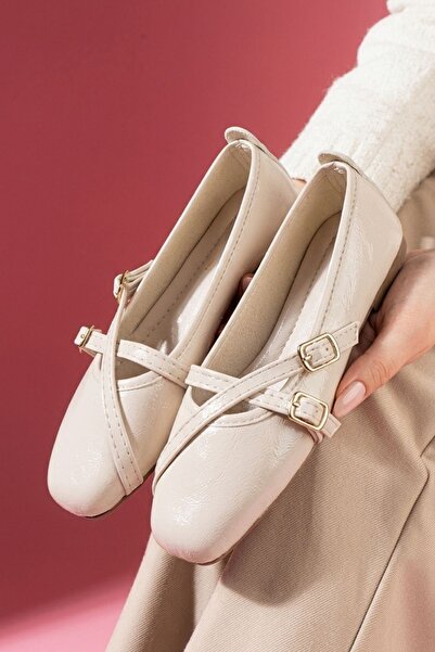 FUGA MODA Μπαλαρίνες Lucca σε μπεζ χρώμα με τσαλακωμένο λουστρίνι και χρυσή α...