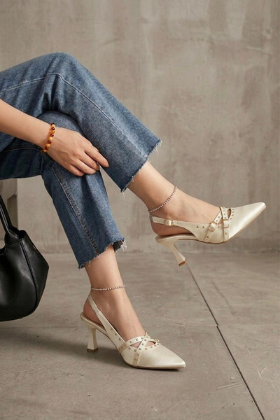 Nubbock Γυναικεία Μπεζ Σατέν Παπούτσια με Τακούνι 7 εκ. με Διπλή Αγκράφα και ...