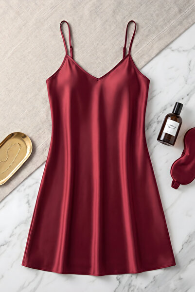 QKK Γυναικείο Σετ Νυχτικό Βουργουνδί Σατέν με Λεπτές Τιράντες και Μίνι Νυχτικό