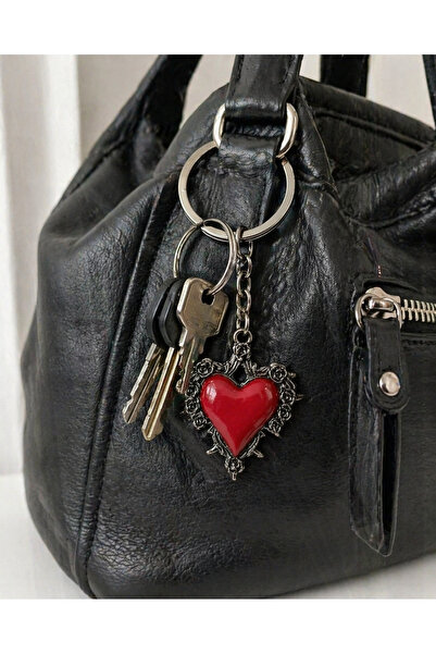 HER ŞEY NOTA www.herseynota.com Gothic Red Heart Figured Metal Keychain Unise...
