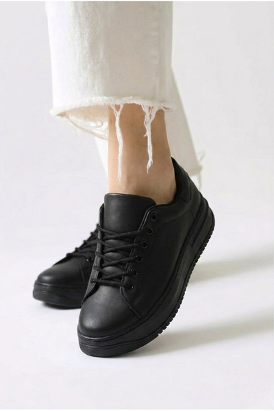 GİAMGİA STORE Γυναικεία αθλητικά παπούτσια με μαύρη χοντρή σόλα και κορδόνια