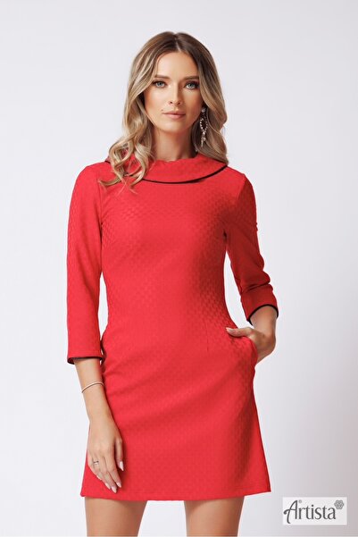 Artista Θηλυκό, ανάλαφρο και κομψό φόρεμα, ιδανικό για ζεστές μέρες ή για cas...