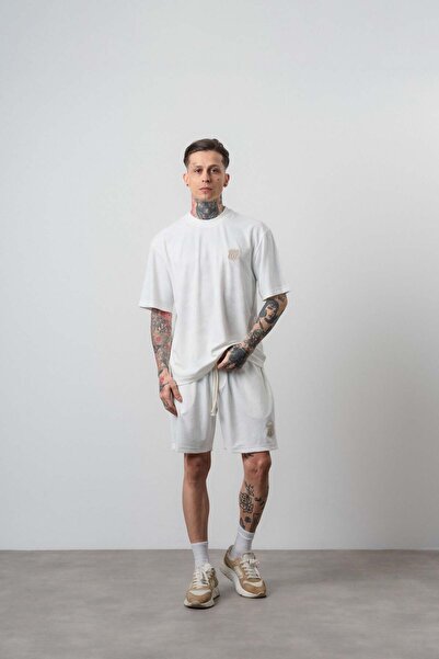 Respire Ανδρικό σετ σορτς και μπλουζάκι Route 07 με λεπτομέρεια Arma, σε εκρο...