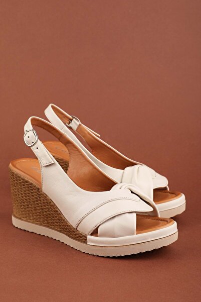 Gondol Sandale casual cu toc cu pană din piele naturală pkr.502 Crem