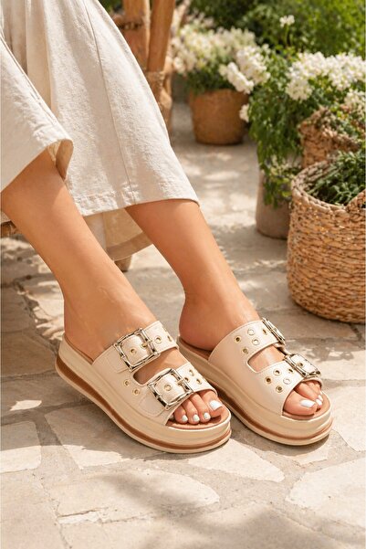 Peta Γυναικείες παντόφλες πλατφόρμας μποέμ με χρυσή πόρπη και έθνικ πινελιές