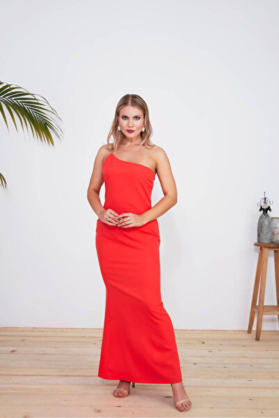 FIRST STYLE فستان تركي باللون الاحمر عاري الاكتاف ضيق بفتحه من الخلف