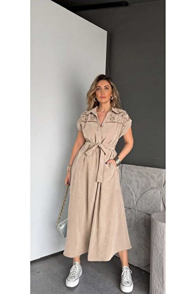 EGZOTİK ASORTİK Φόρεμα με κουμπιά και κεντημένη ζώνη με λουλούδια