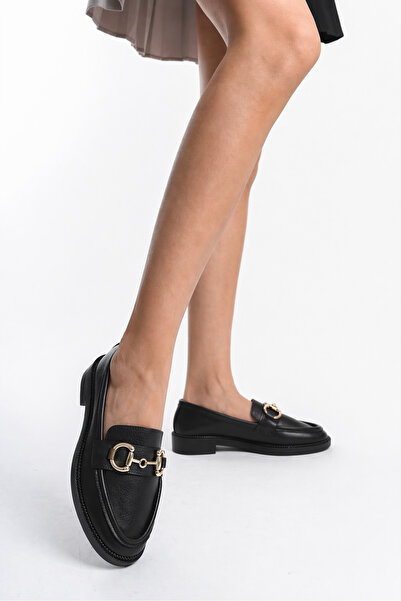 Bella Stride Γυναικεία Loafer με λεπτή σόλα, μεγάλη αγκράφα, μαύρη με χρυσή α...