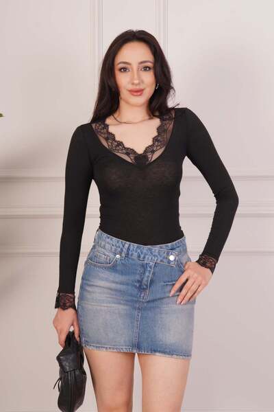 Hipo Trend Μαύρη μπλούζα με δαντέλα και λεπτομέρειες, με λαιμόκοψη V και μακρ...