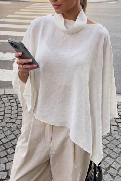 Suziş ΜΠΛΟΥΖΑ ΜΕ ΛΕΠΤΟΜΕΡΕΙΑ ΔΕΣΙΜΑΤΟΣ ΣΤΟ ΛΑΙΜΟ, ΑΣΗΜΕΝΙΑ ΛΑΜΠΕΡΗ ΡΙΓΕΔΑ ΜΠΛ...