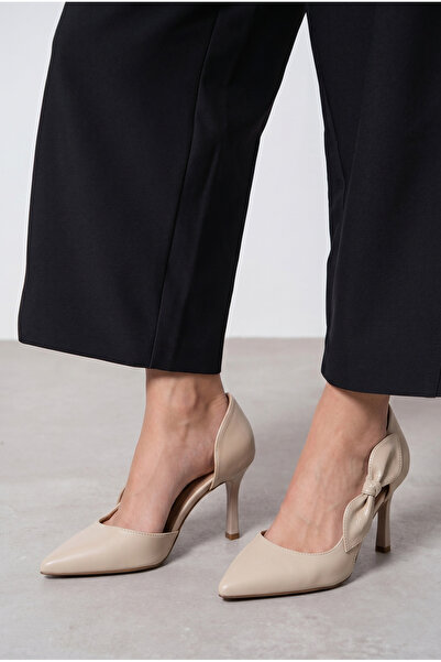 GİAMGİA STORE Γυναικεία βραδινά παπούτσια σε μπεζ σατέν χρώμα με φιόγκο, μυτε...