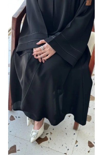 Rosana عباية قيطان, عباية بتفاصيل بسيطة هادئه
