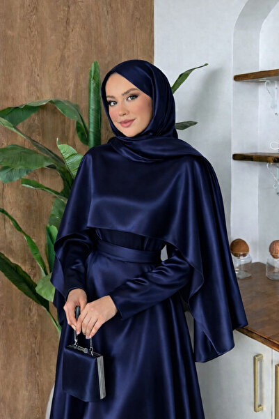 SUWWE Σατέν βραδινό φόρεμα Stella με λεπτομέρεια κάπας