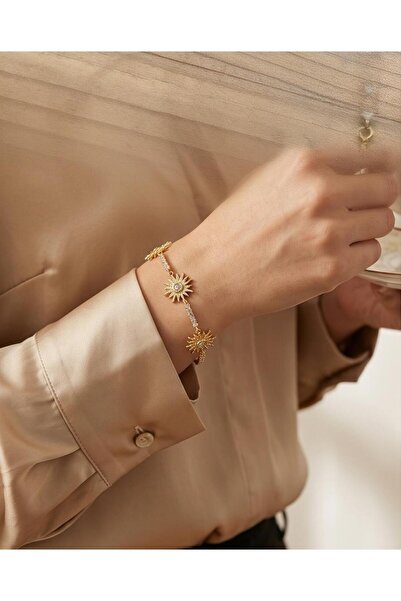 B&T Bujiteri Unmissable Summer Accessory with Zircon Stone and Sun Detail, St...