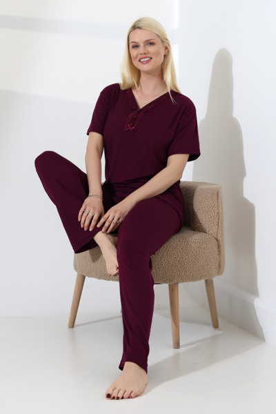 LadyMina Pijama Σετ πιτζάμες με δαντελένιο γιακά σε χρώμα δαμασκηνί