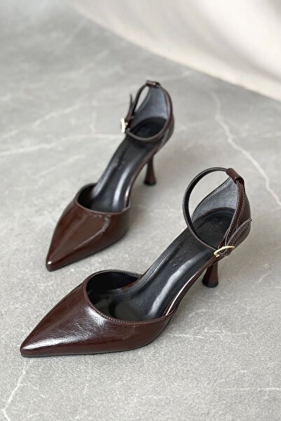 GOFFSHOES Γυναικεία Ρουστίκ Παπούτσια με Λεπτό Τακούνι - Καφέ-Λουστρίνι