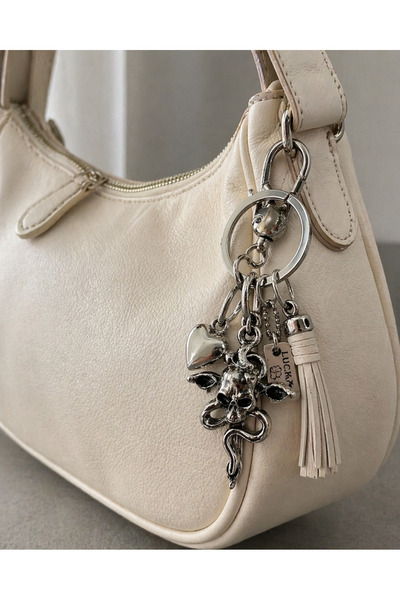 HER ŞEY NOTA www.herseynota.com Γοτθικό μεταλλικό μπρελόκ με φιγούρα φιδιού κ...