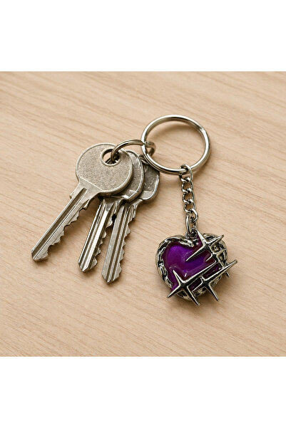 HER ŞEY NOTA www.herseynota.com Γοτθικό Μωβ Μεταλλικό Μπρελόκ με Αγκαθωτή Καρ...