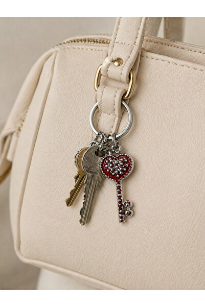 HER ŞEY NOTA www.herseynota.com Red Heart Key Figured Gothic Metal Keychain U...