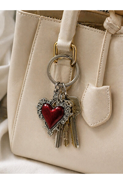 HER ŞEY NOTA www.herseynota.com Γοτθικό Κόκκινο Μεταλλικό Μπρελόκ Unisex Vint...