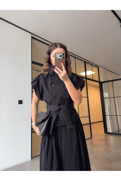 BB Bensu Buyruk Γιλέκο με ζώνη, λεπτομέρειες με κουμπιά απολέτου, μαύρο