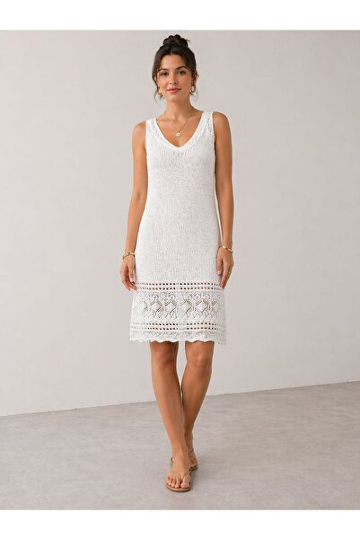 ÖZKURTOĞLU COLLECTİON Πλεκτό φόρεμα με τιράντες και διάτρητη επένδυση - Λευκό