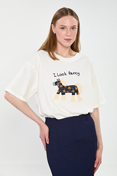 BARRELS AND OIL Γυναικείο μπλουζάκι I Look Fancy με στάμπα αλόγου - Εκρού