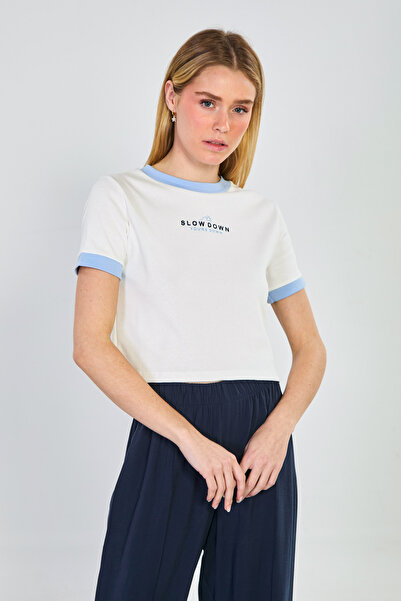 BARRELS AND OIL Γυναικείο μπλουζάκι με στάμπα Slow Down - Εκρού/Μπλε