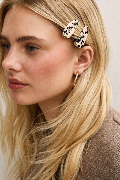 New Obsessions Συσκευασία 2 τεμαχίων μπεζ κλιπ μαλλιών με σχέδιο λεοπάρ και σ...