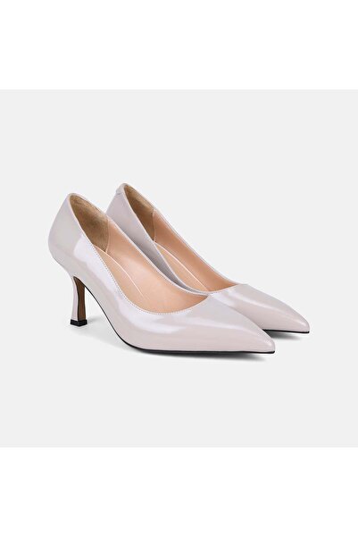 Desa Γυναικείο μπεζ κλασικό λουστρίνι στιλέτο με μυτερή μύτη