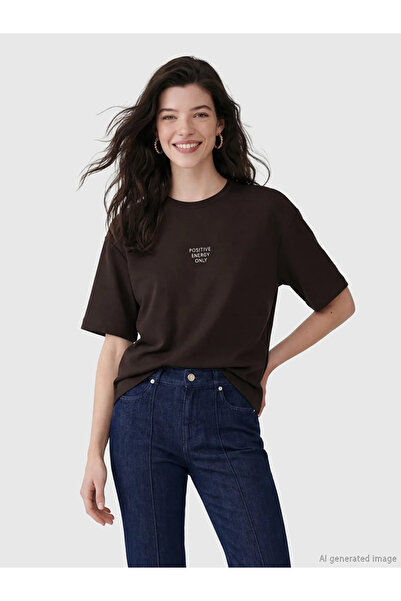 LC Waikiki Γυναικείο μπλουζάκι με καφέ στάμπα και απαλή υφή