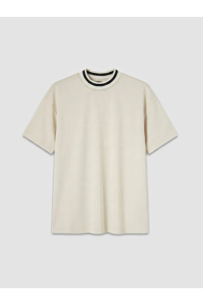 LC Waikiki Μπεζ γυναικείο μπλουζάκι με λαιμόκοψη ποδηλάτου και απαλή υφή