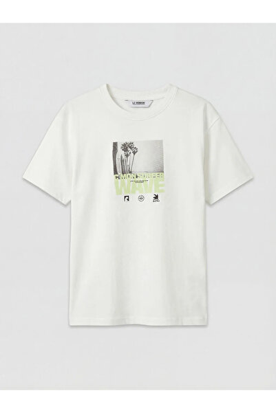 LC Waikiki Λευκό εμπριμέ μπλουζάκι και σορτς για αγόρια