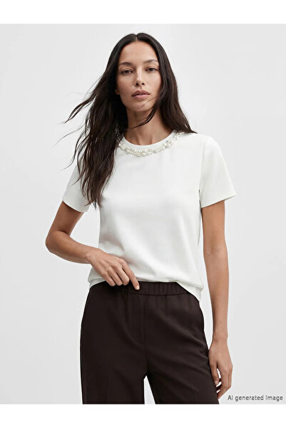 LC Waikiki Λευκό γυναικείο μπλουζάκι με λαιμόκοψη ποδηλάτου και απαλή υφή