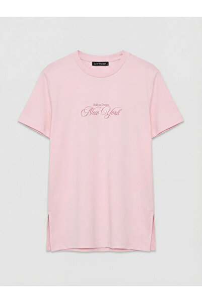 LC Waikiki Ροζ γυναικείο μπλουζάκι με λαιμόκοψη ποδηλάτου και στάμπα Νέας Υόρκης