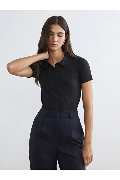 LC Waikiki Μαύρο γυναικείο μπλουζάκι με λαιμόκοψη πόλο και ριμπ ύφανση