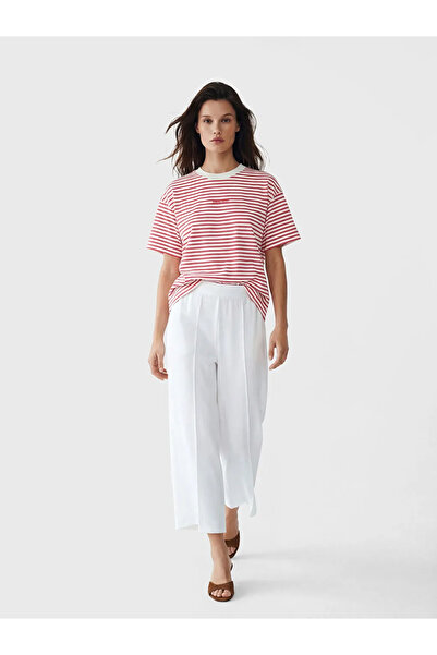 LC Waikiki Κόκκινο γυναικείο μπλουζάκι με ριγέ λαιμόκοψη