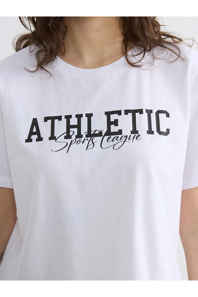 LC Waikiki Γυναικείο αθλητικό μπλουζάκι με λευκό λαιμόκοψη με τύπωμα