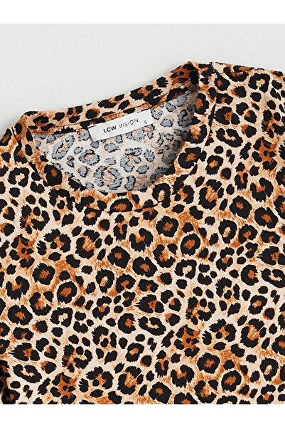 LC Waikiki Γυναικείο μπλουζάκι με λεοπάρ στάμπα σε καφέ χρώμα