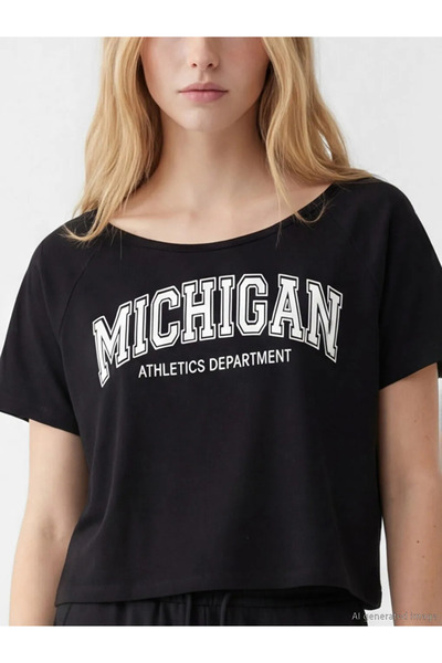 LC Waikiki Μαύρο γυναικείο μπλουζάκι με στάμπα και λαιμόκοψη καγιάκ