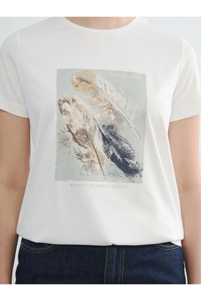 LC Waikiki Γυναικείο μπλουζάκι με λευκό λαιμόκοψη