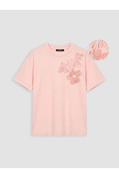 LC Waikiki Γυναικείο μπλουζάκι με απλικέ ροζ λουλούδια και απαλή υφή