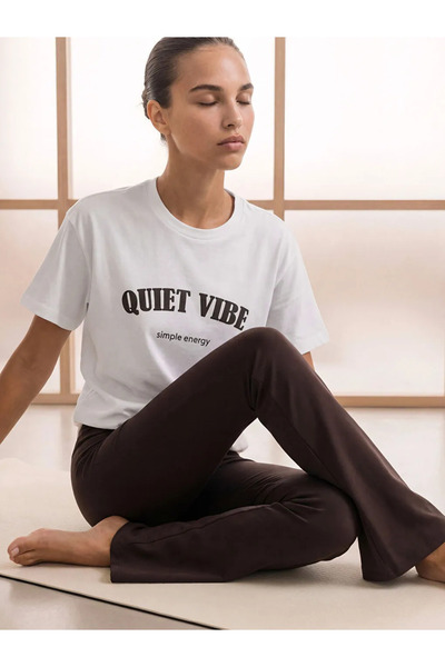 LC Waikiki Γυναικείο αθλητικό μπλουζάκι με λευκό λαιμόκοψη με τύπωμα oversized